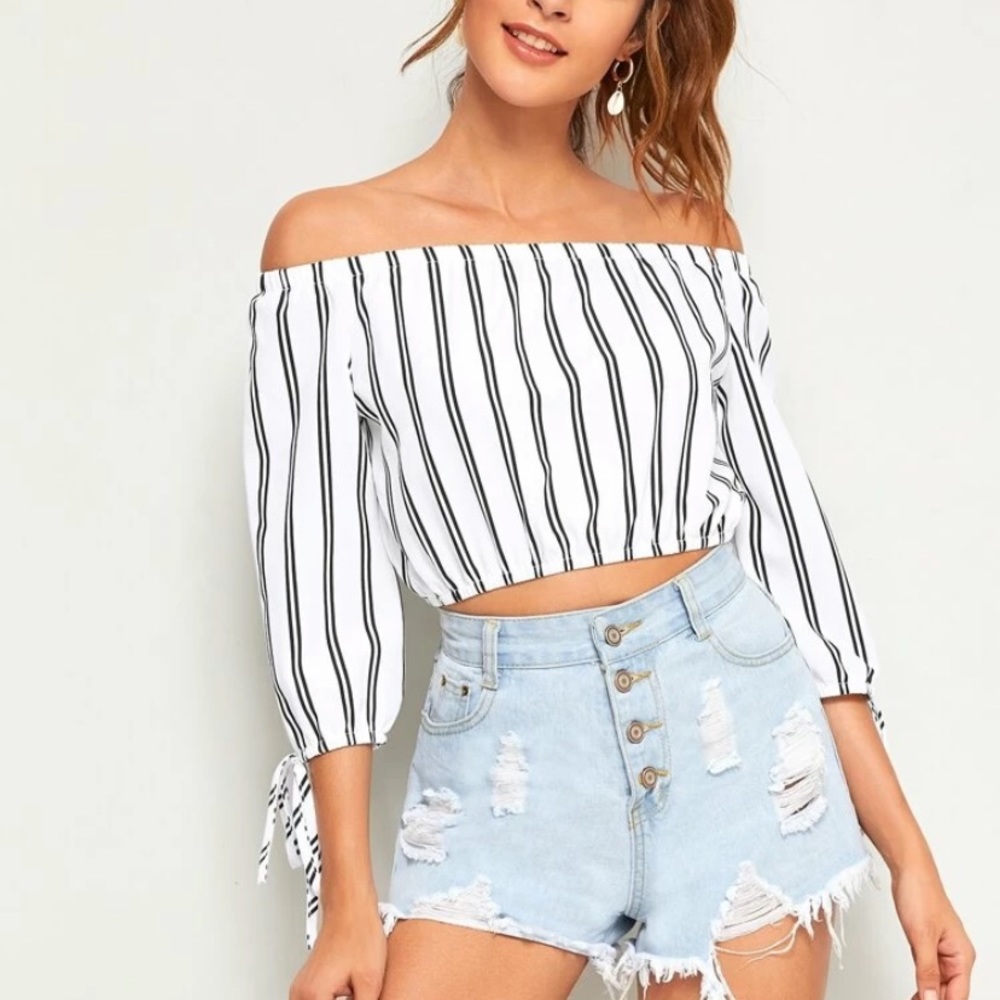 Off the shoulders top. Brand new, never worn